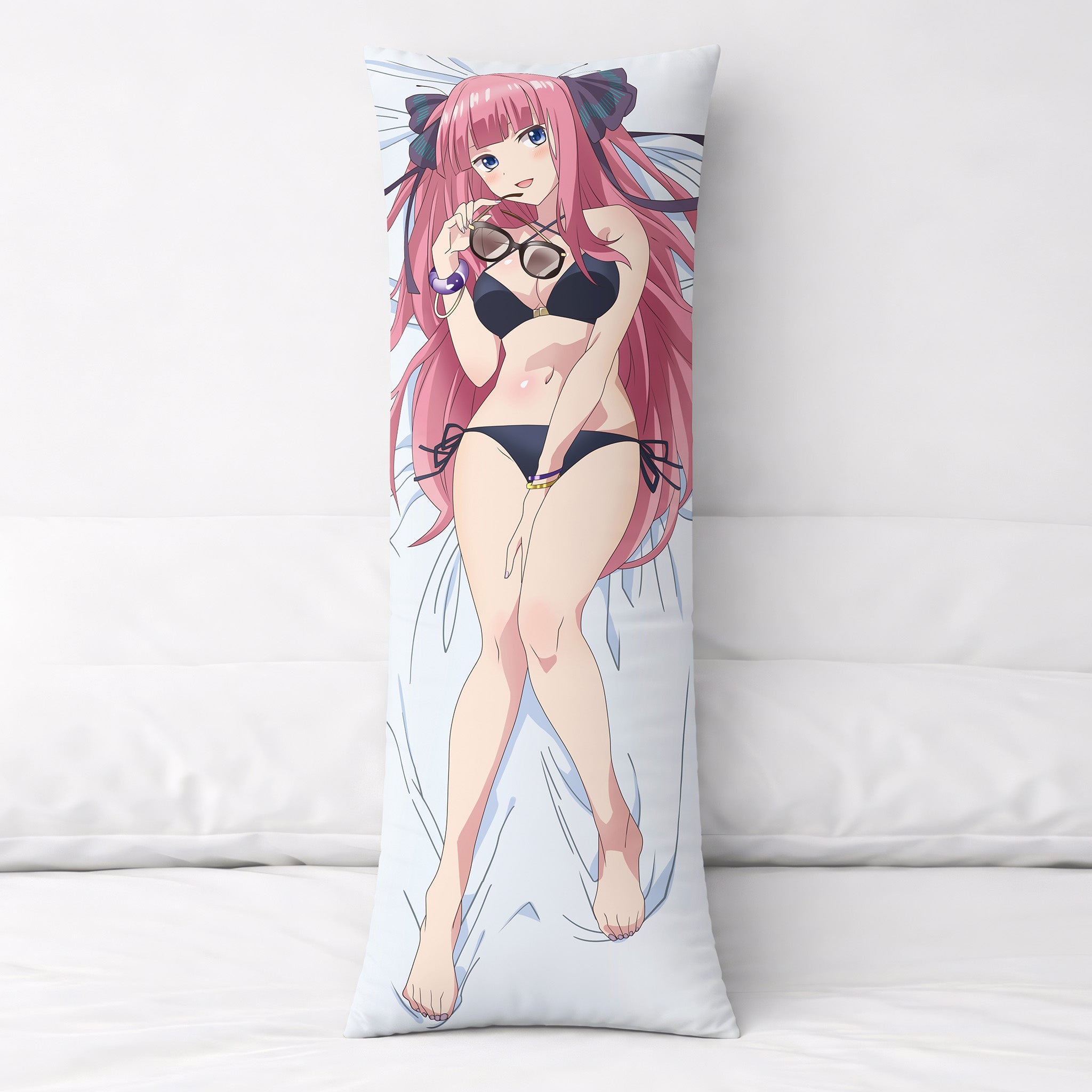 Nino Nakano (Badeanzug-Version) – AnimePillow Fan-Art Edition