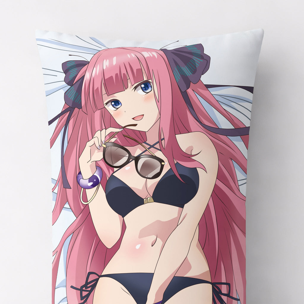 Nino Nakano (Badeanzug-Version) – AnimePillow Fan-Art Edition
