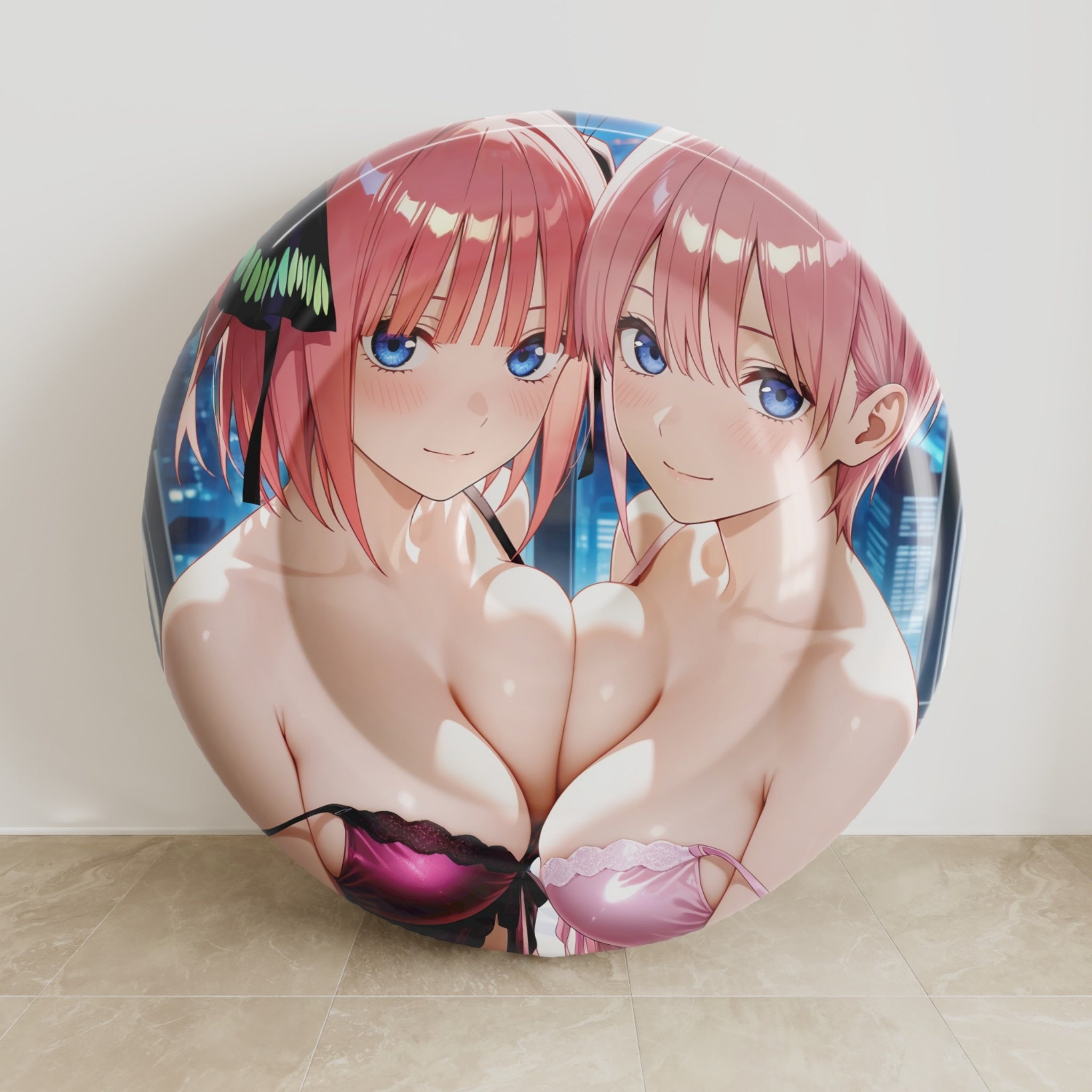 Nino & Ichika Nakano (Pyjama-Version) – Anime aufblasbares Rundkissen, Fan-Art-Edition